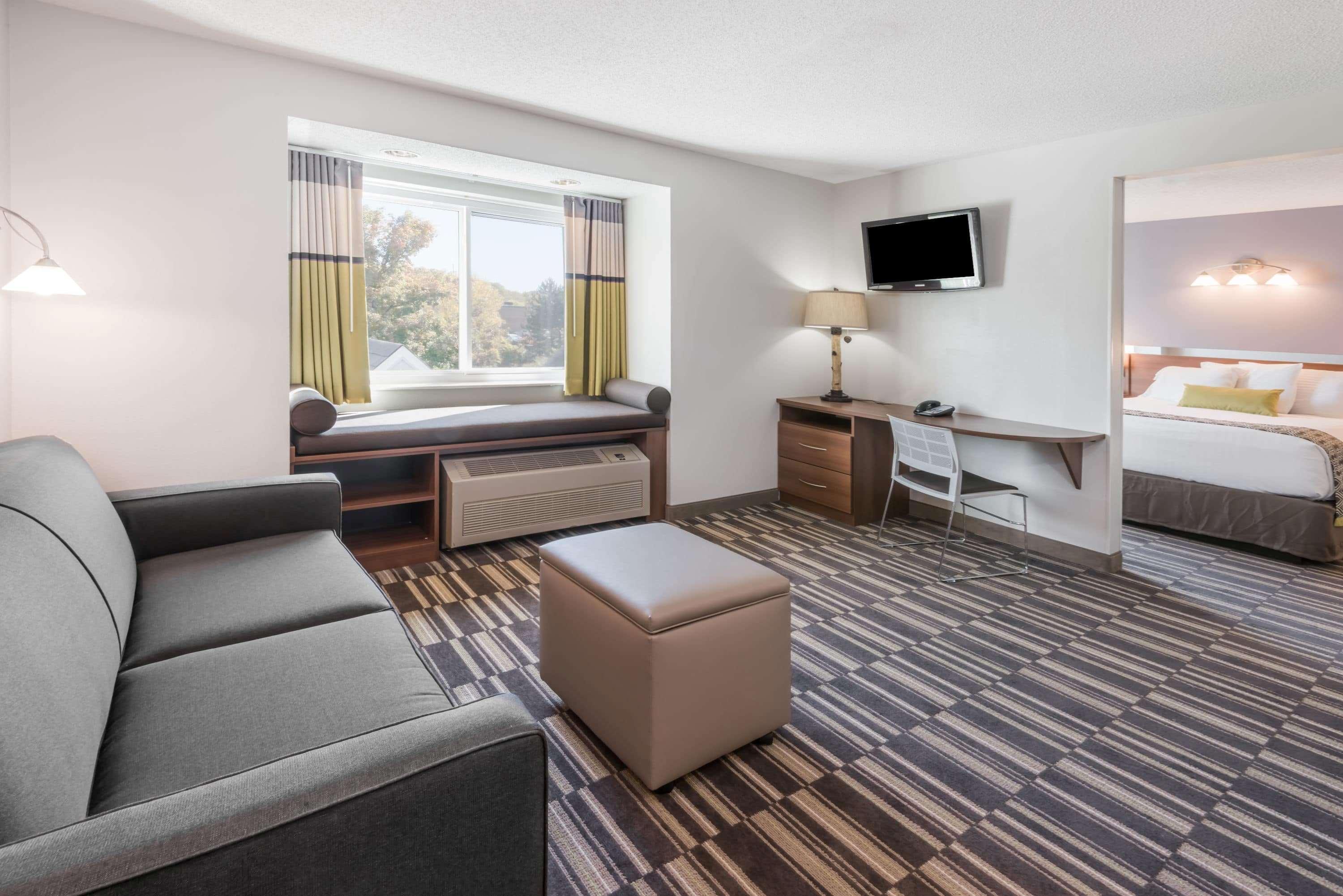 Microtel By Wyndham Victor Extérieur photo