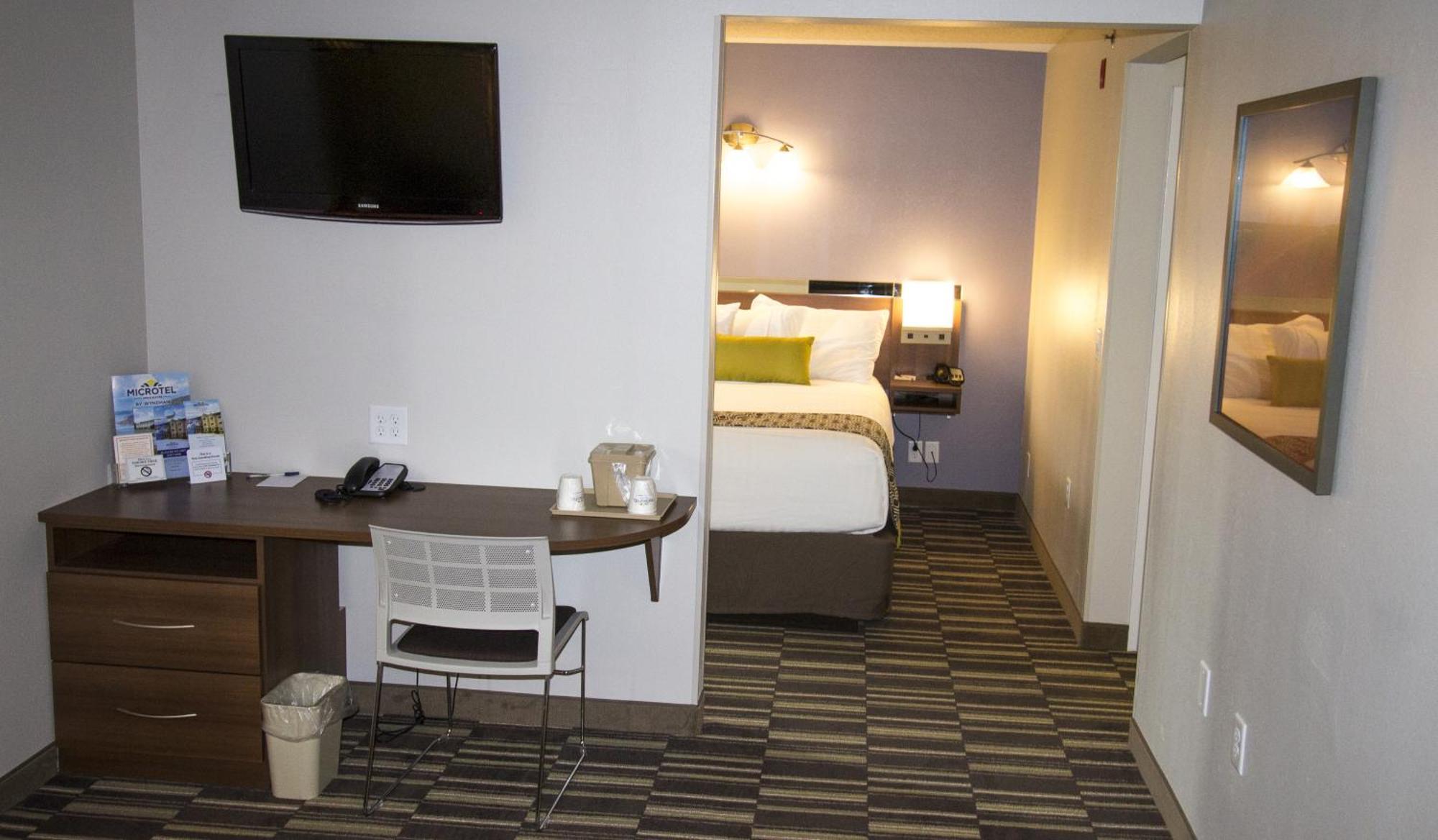 Microtel By Wyndham Victor Chambre photo