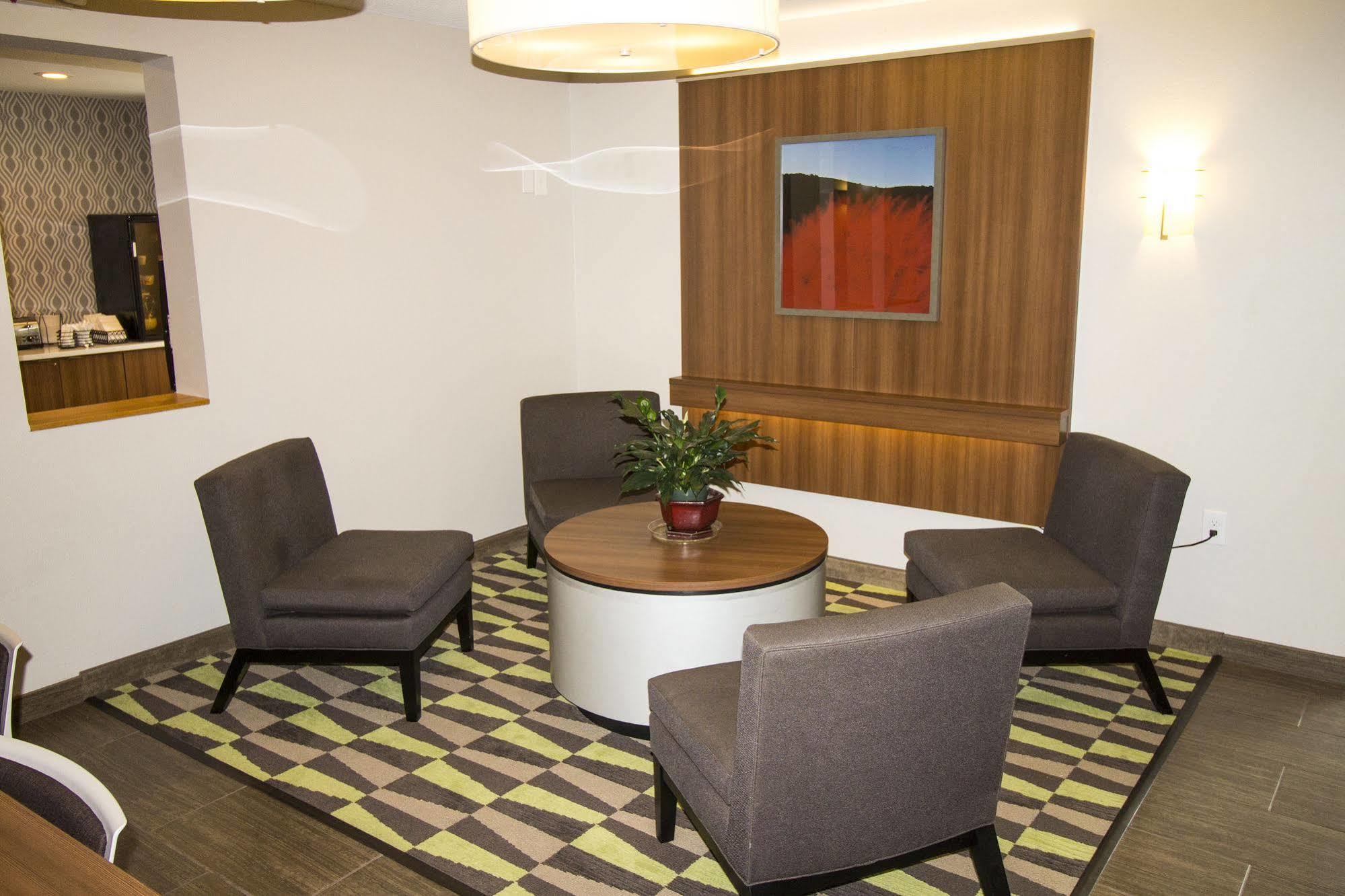 Microtel By Wyndham Victor Extérieur photo